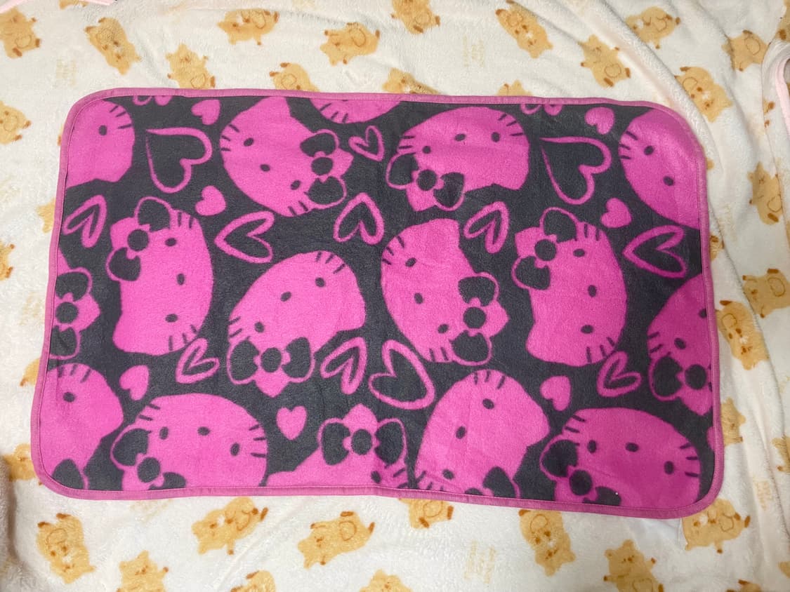 빈티지 산리오 Sanrio 헬로키티 핑크 무릎담요 💗🩶 상품이미지1