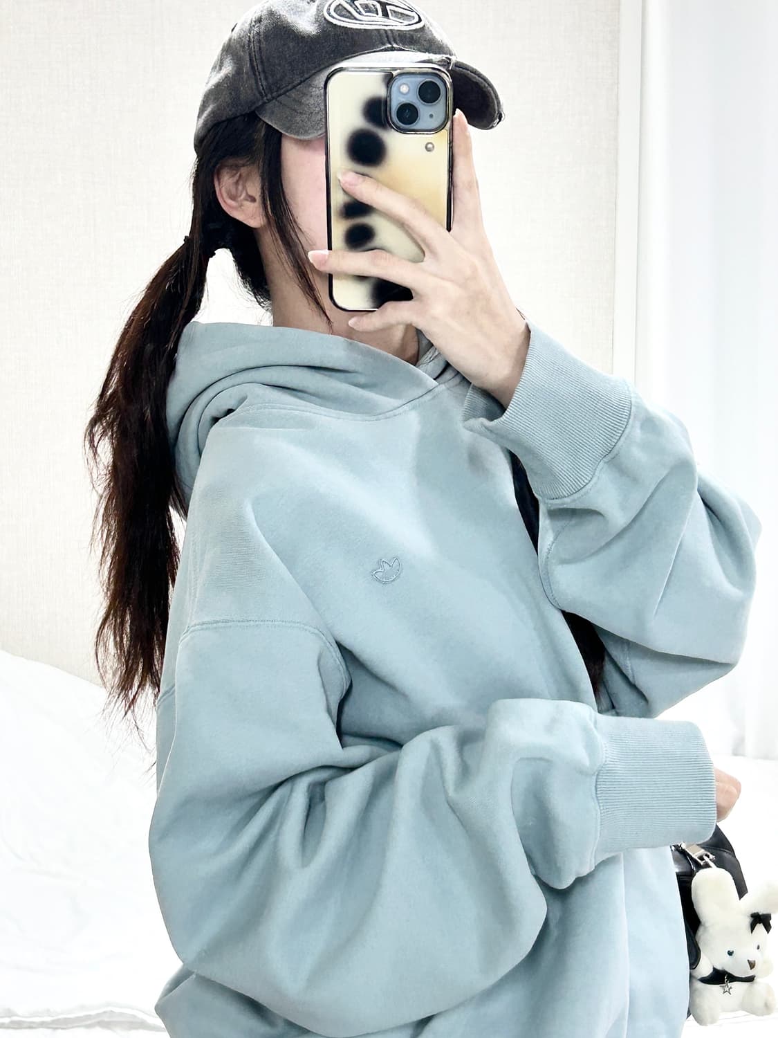 아디다스 패치로고 뮤트하늘 헤비스웻 후드 상품이미지1