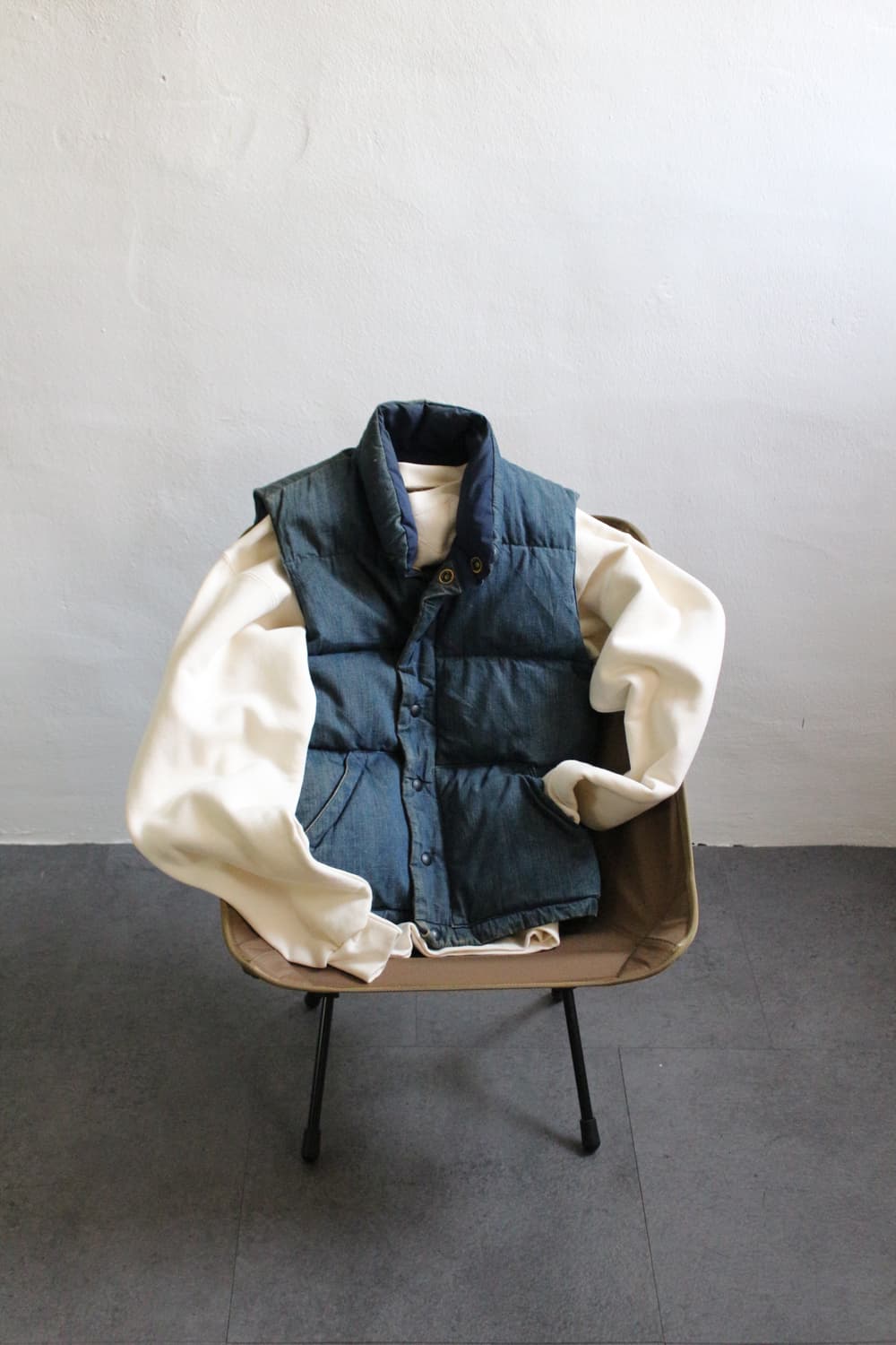 블루블루 x 크레센트 다운 웍스 다운 베스트 상품이미지2