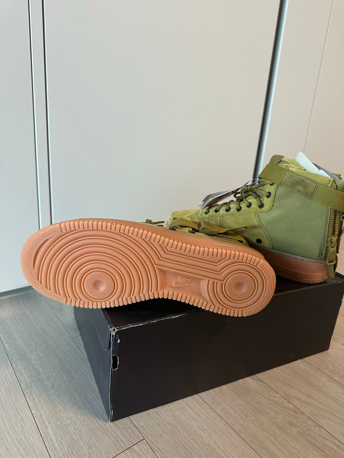 SF AF1 mid 카키 285mm 상품이미지3