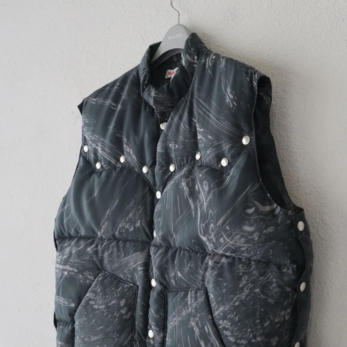 MASU Marble Bandana Puffer Vest 상품이미지1