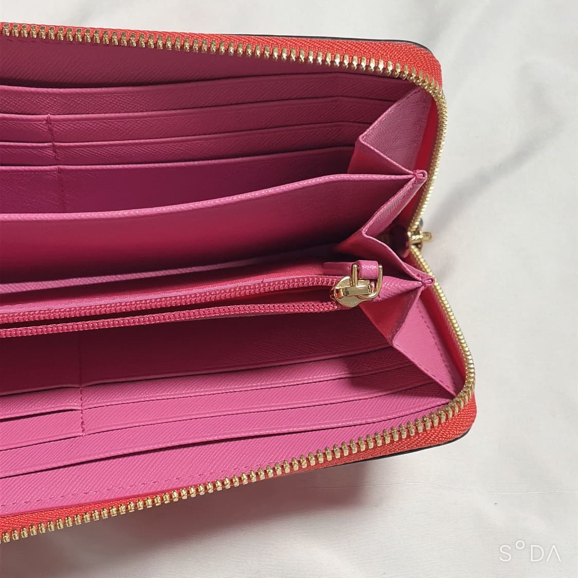 MCM 레드 패턴 장지갑 상품이미지6