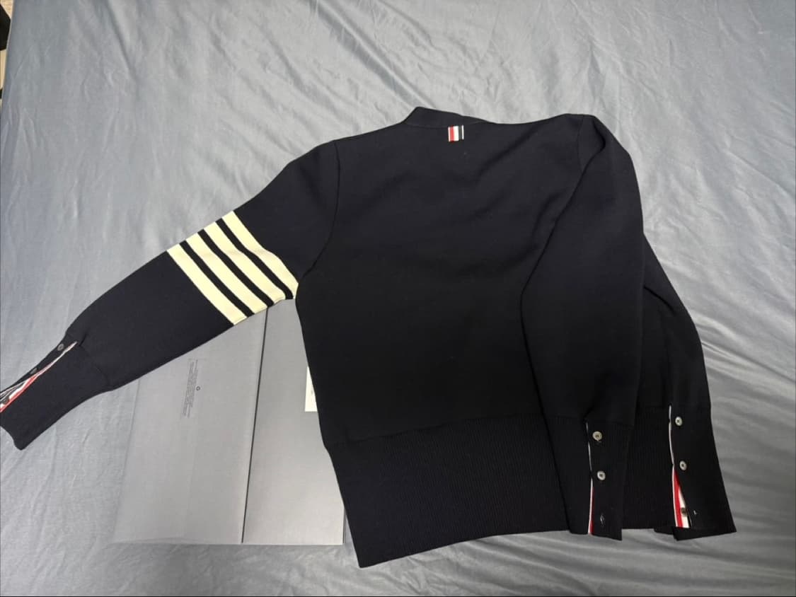 [백화점판] 톰브라운 밀라노스티치 가디건 사이즈3 상품이미지3