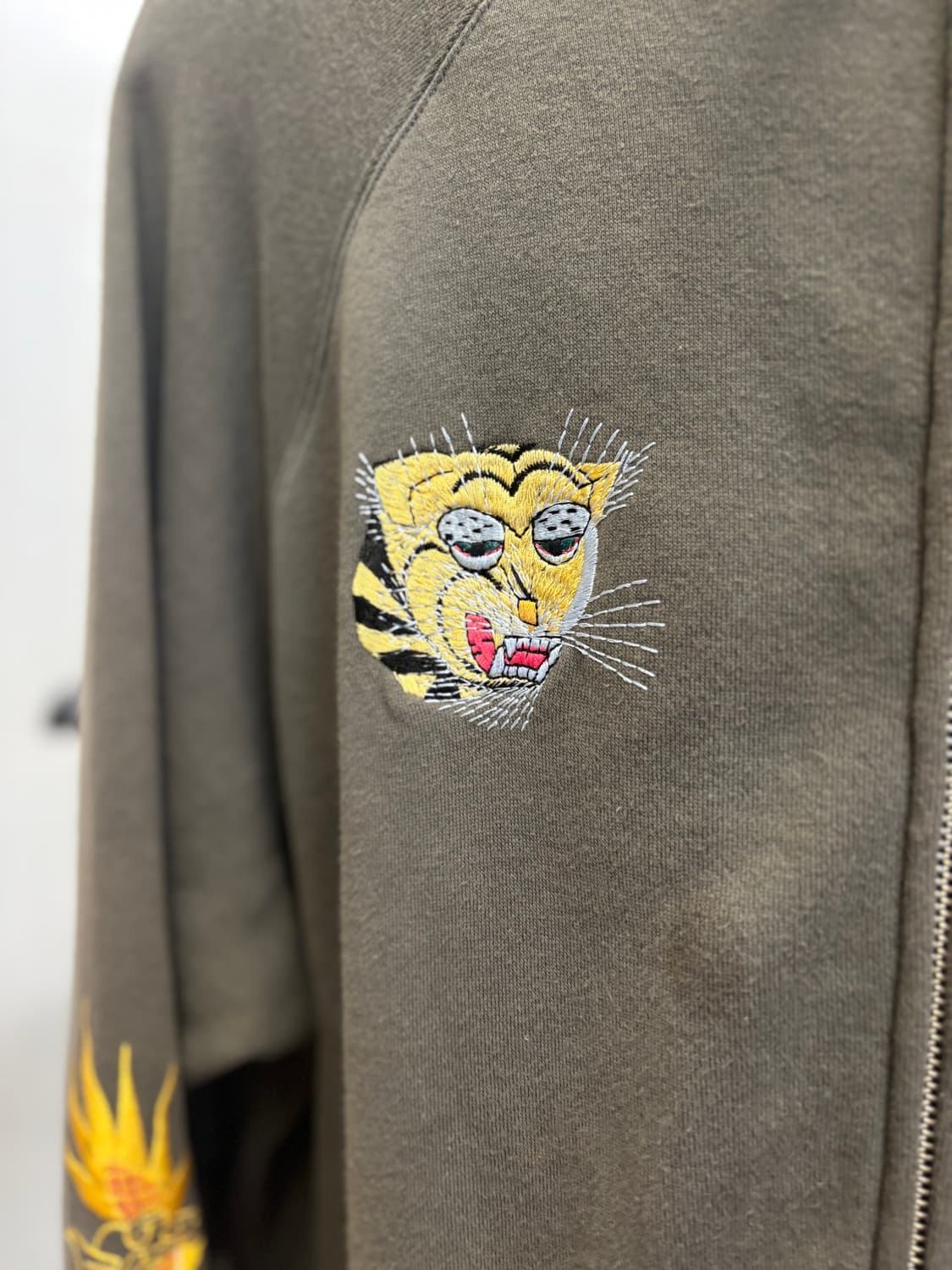 Toyo enterprise souvenir zip-up skajan 상품이미지4