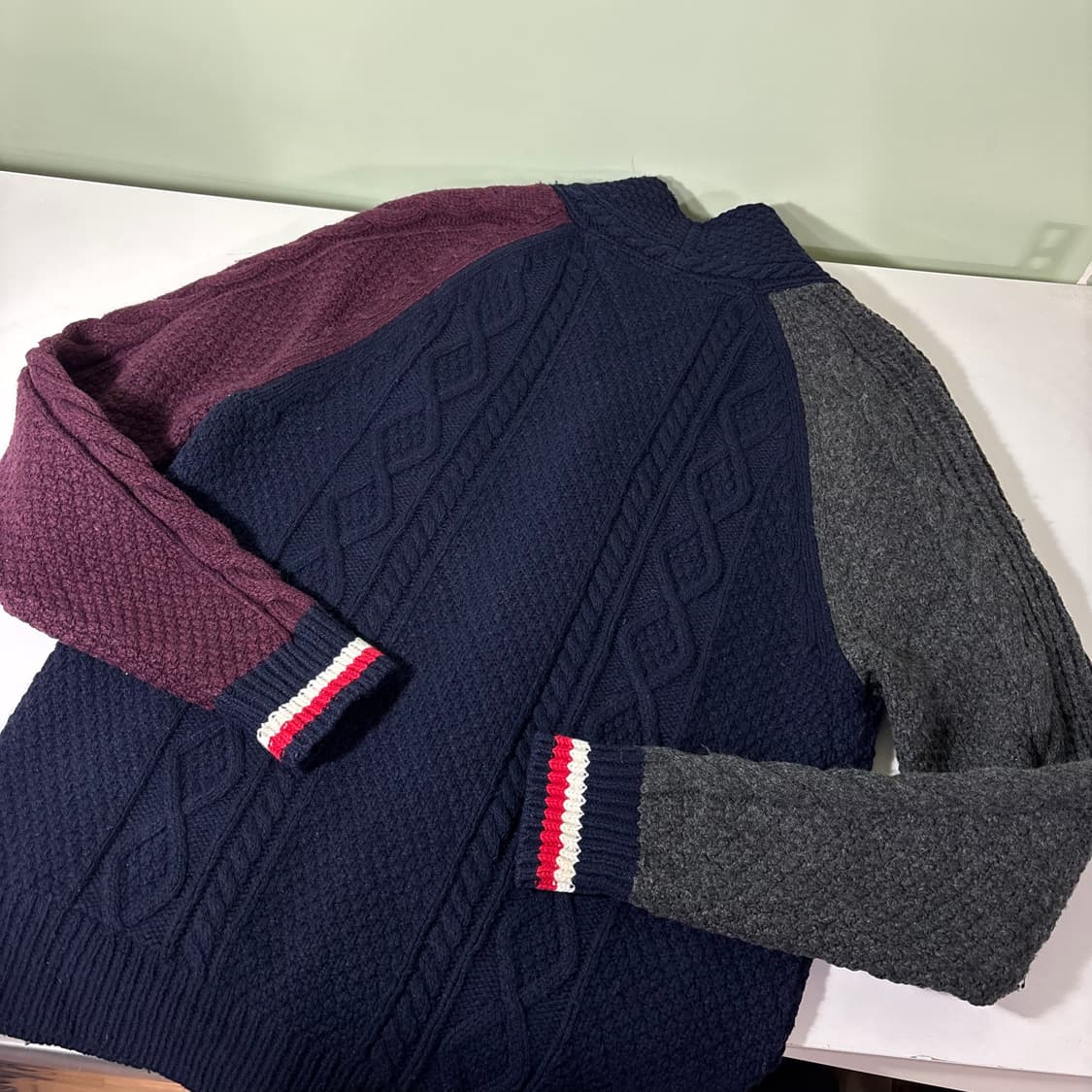 M 타미힐피거 네이비 삼색 꽈배기 가디건 상품이미지3