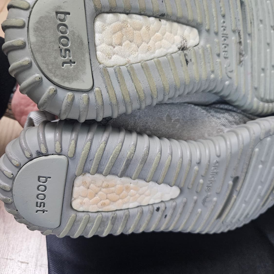 아디다스 이지부스트 350 문락 스니커즈 상품이미지3