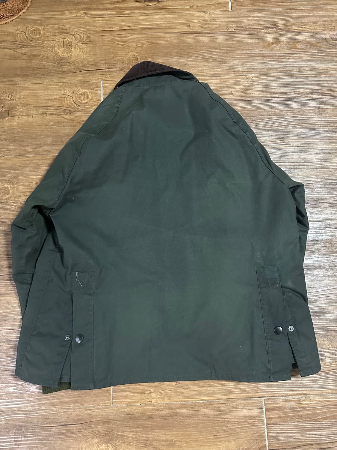 바버 비데일 세이지 컬러 40사이즈 판매합니다 상품이미지6