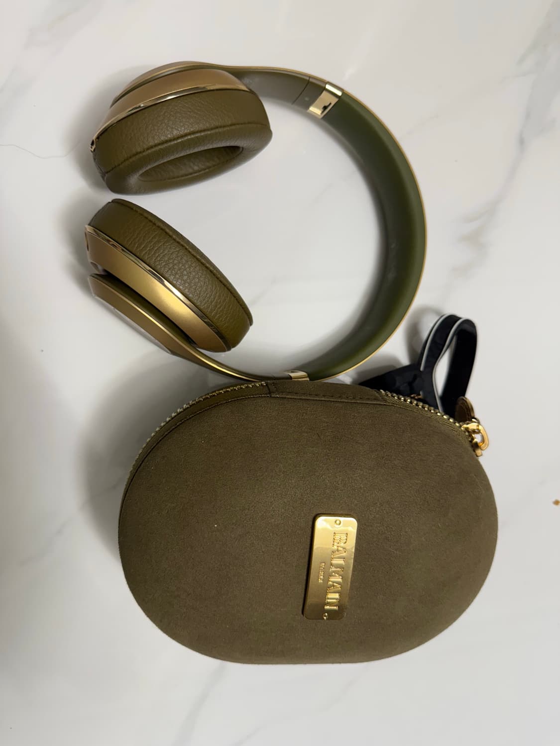 Beats Studio3 Balmain 헤드폰 상품이미지4