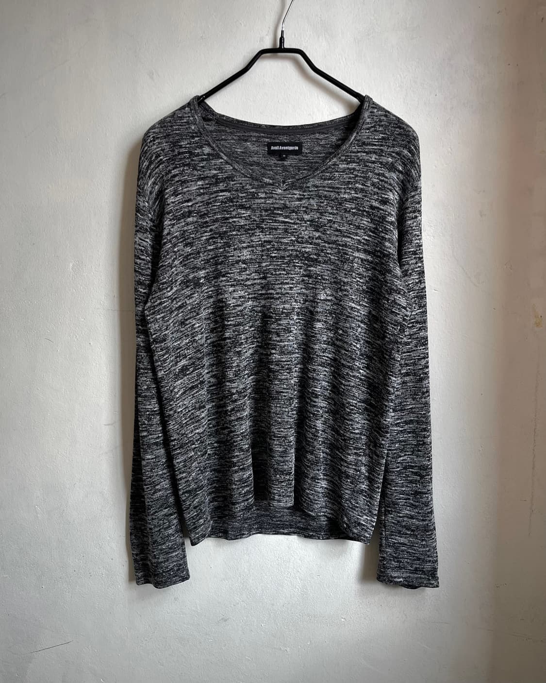 Avail Avantgarde Wide V-Neck Gray Knit 상품이미지3