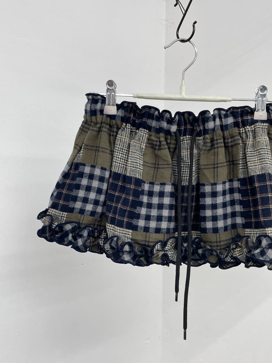 네이비 체크 프릴 스커트 상품이미지5