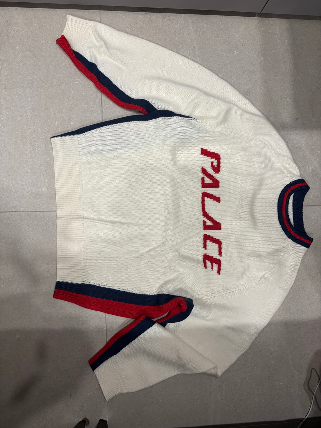 palace sweater 상품이미지1