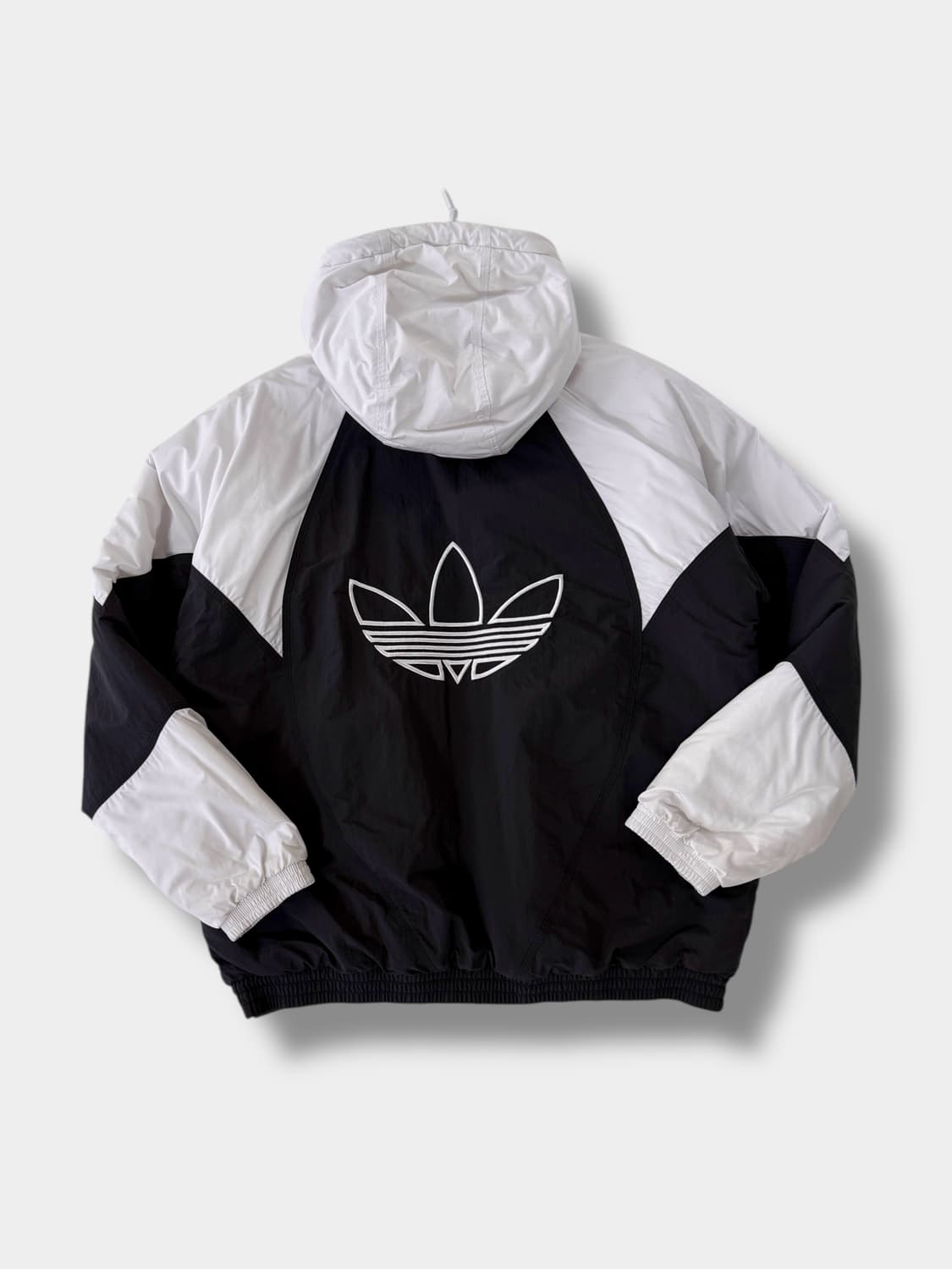 아디다스 오버핏 흰&검 아디컬러 파이어버드 후드 패딩 점퍼 상품이미지1
