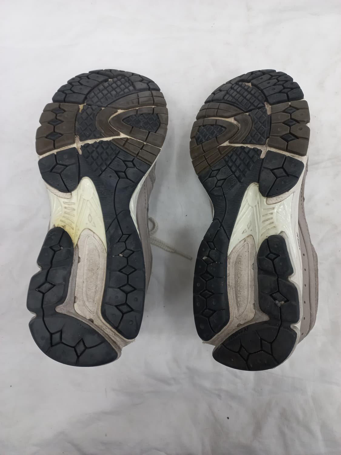 뉴발란스 2002R 그레이 운동화 275 상품이미지2