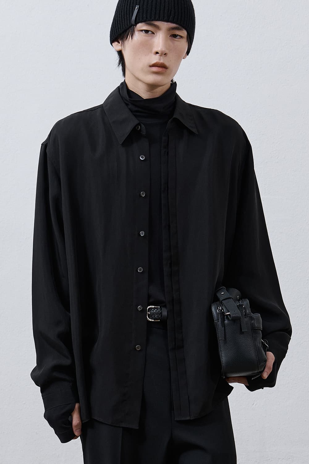유스 Blind Buttoned Cupro Shirt 블랙 상품이미지1