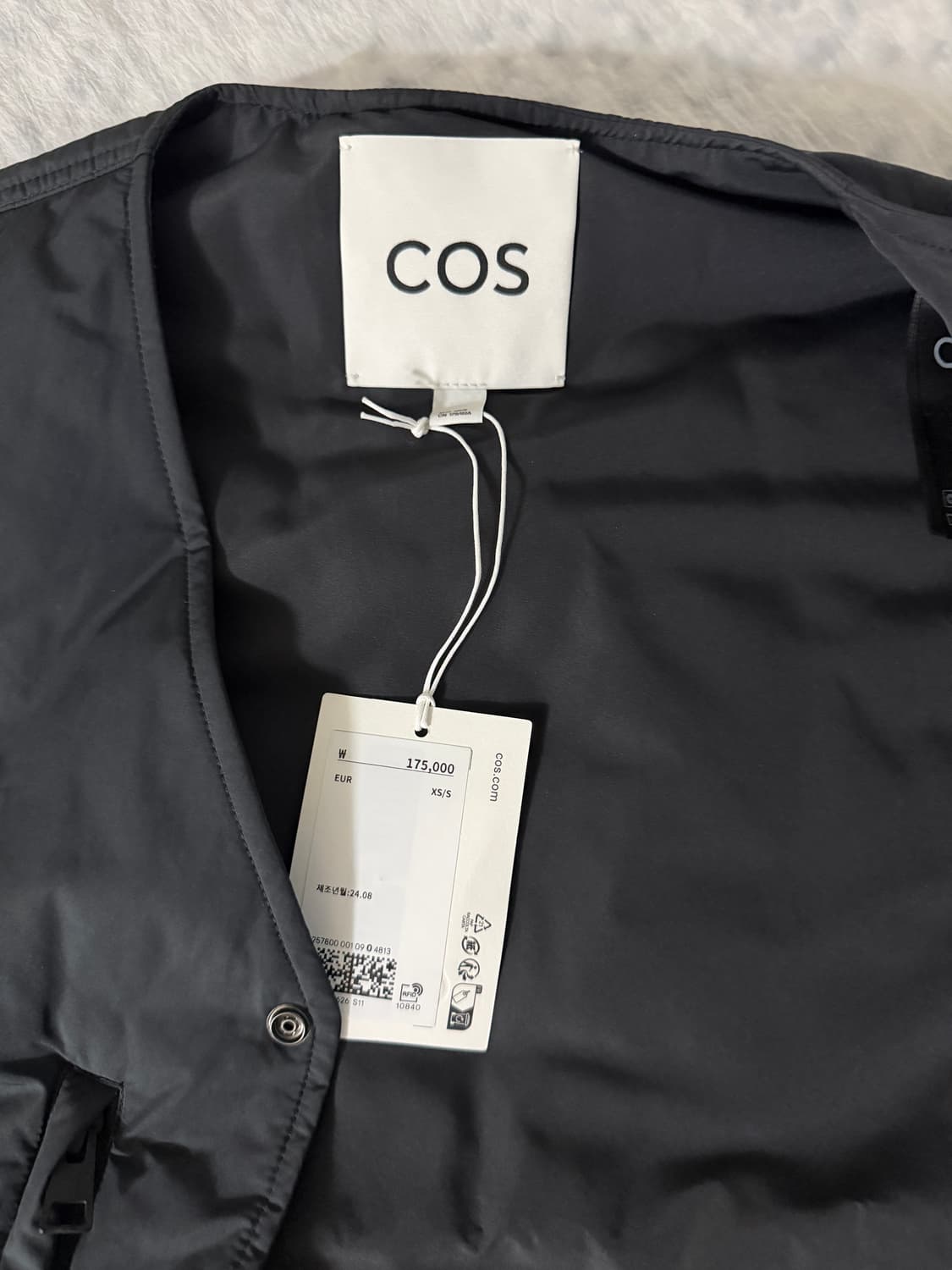 COS 패디드 유틸리티 하이브리드 질레 s 상품이미지3