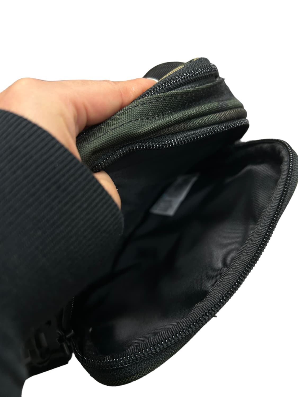 칼하트 카모 에센셜 스몰백 상품이미지4