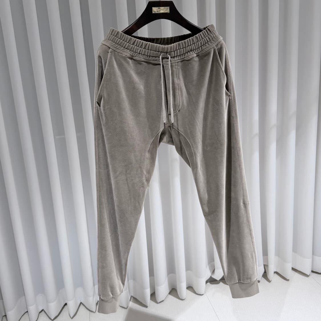 (A+/48) / 톰포드 코튼밴딩 블렌드 벨루어 벨벳 스웨트팬츠 상품이미지3