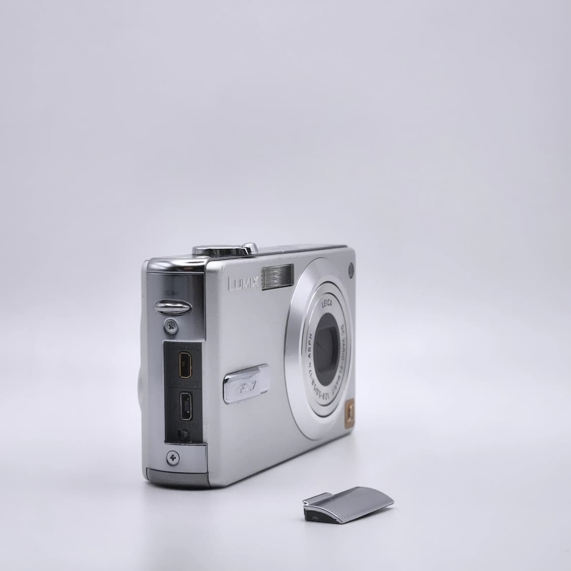 작례⭕️ 파나소닉 루믹스 DMC-FX7 실버 디지털카메라 상품이미지4