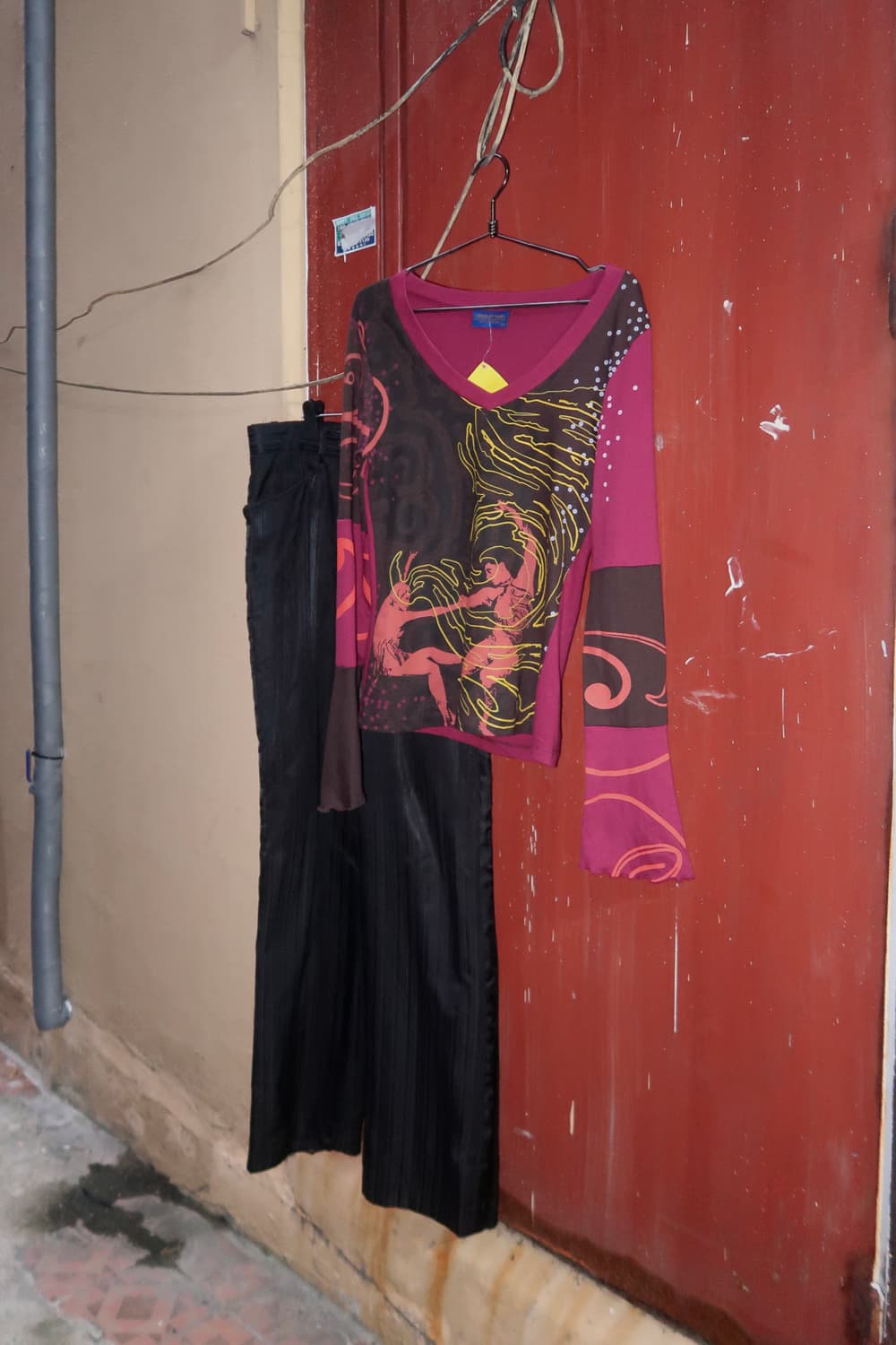 태양의 서커스 티셔트 & 토네이도 마트 바지 코디 세트 상품이미지2