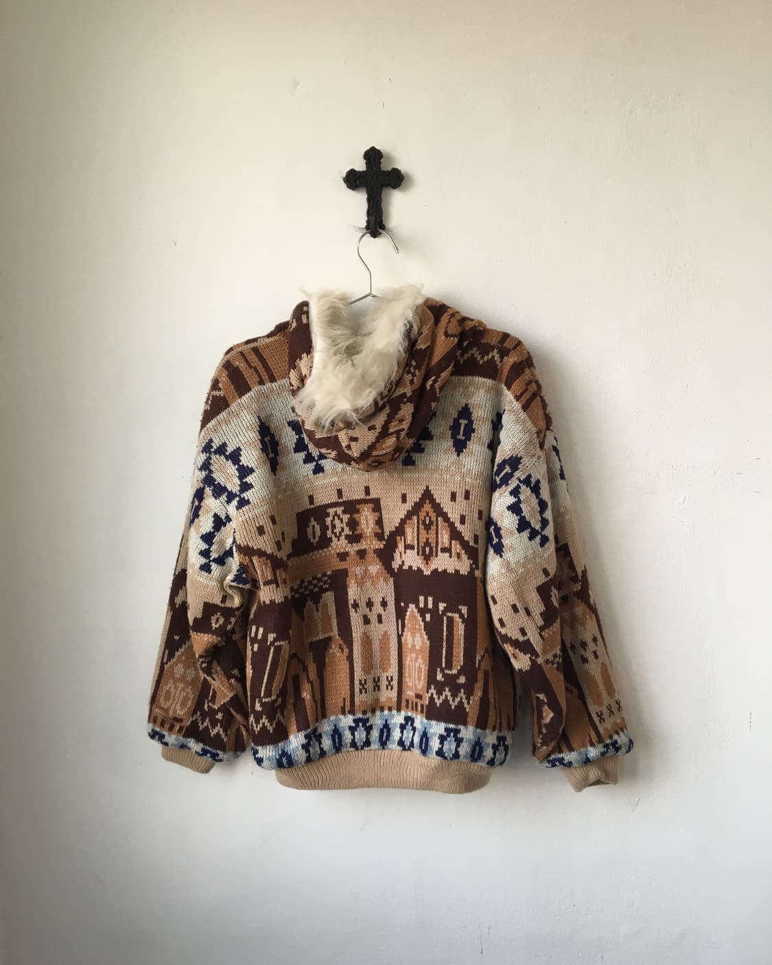 Native mood fake fur hood cowichan zip u 상품이미지3