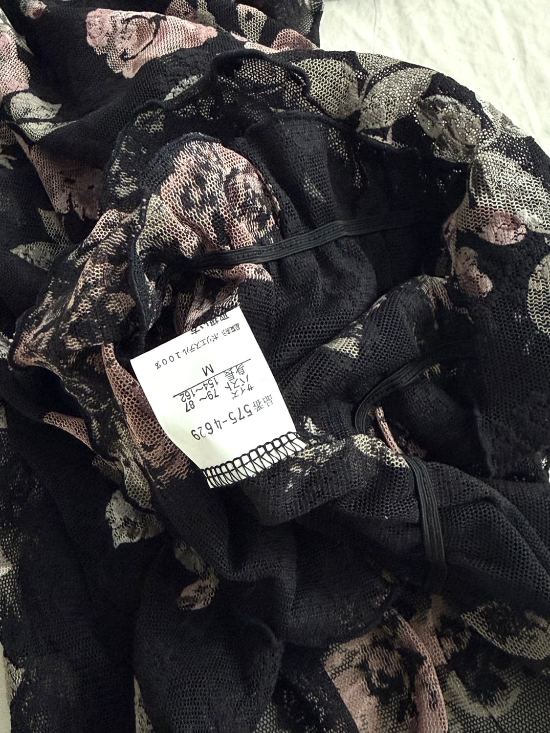 블랙 페어리 플로랄 시스루 드레이프 블라우스 상품이미지6