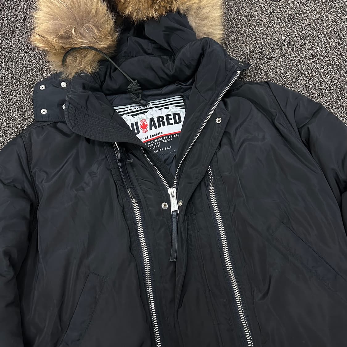 디스퀘어드 라쿤 털 숏 패딩 블랙 46사이즈 상품이미지2