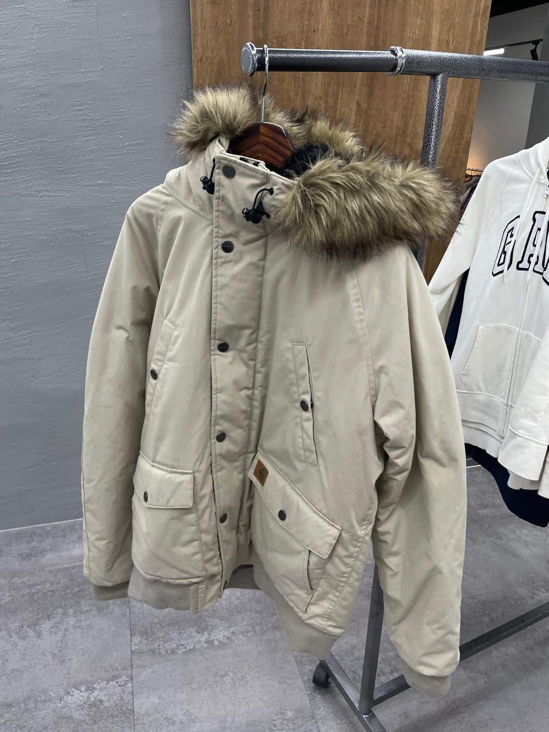 칼하트 WIP 퍼 후드 트래퍼 파카 H1615 상품이미지2