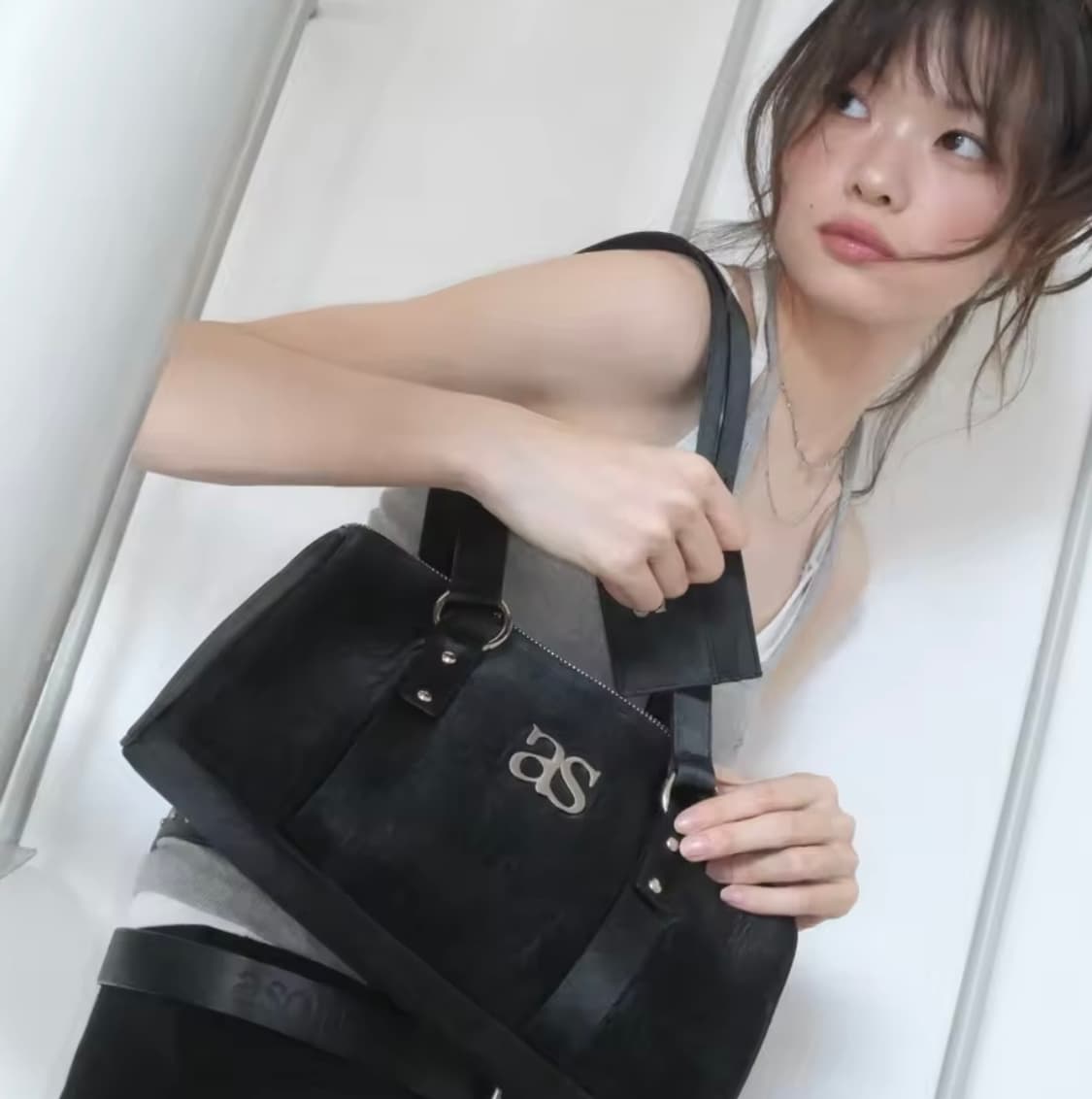 애즈온 숄더백 블랙 VANT REVET BAG 상품이미지5