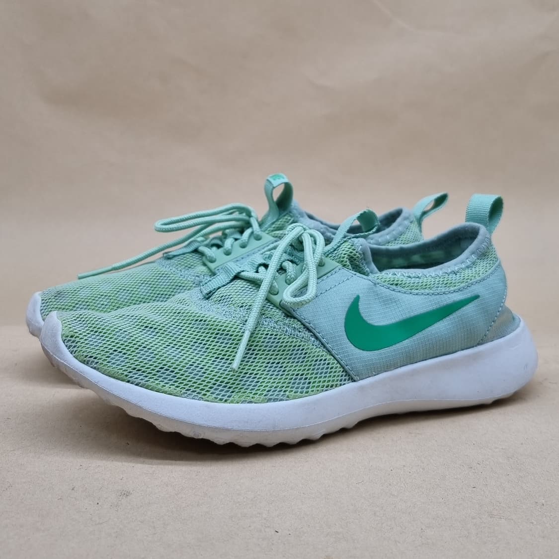 나이키 쥬비네이트 여성운동화 230 상품이미지1