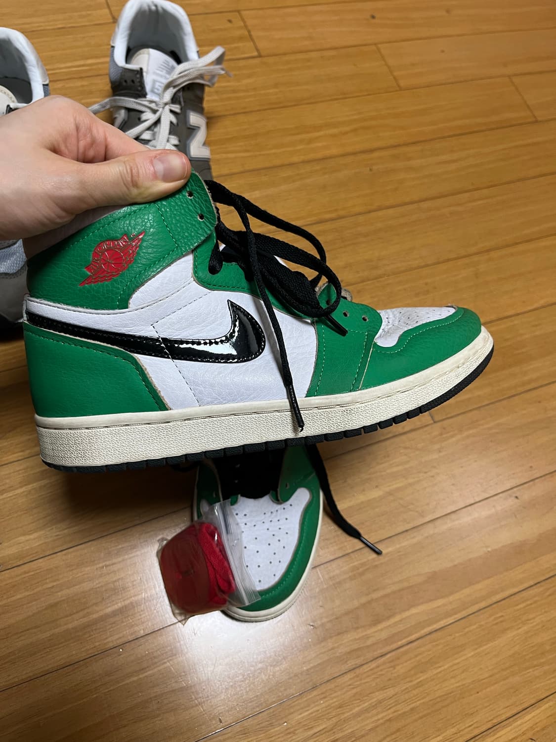 조던1 하이 럭키그린 우먼즈 245 상품이미지3