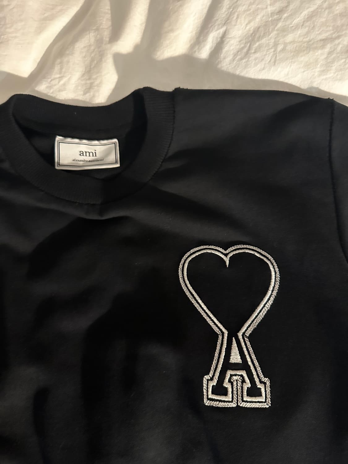 아미 AMI 빅하트 블랙 맨투맨 상품이미지2