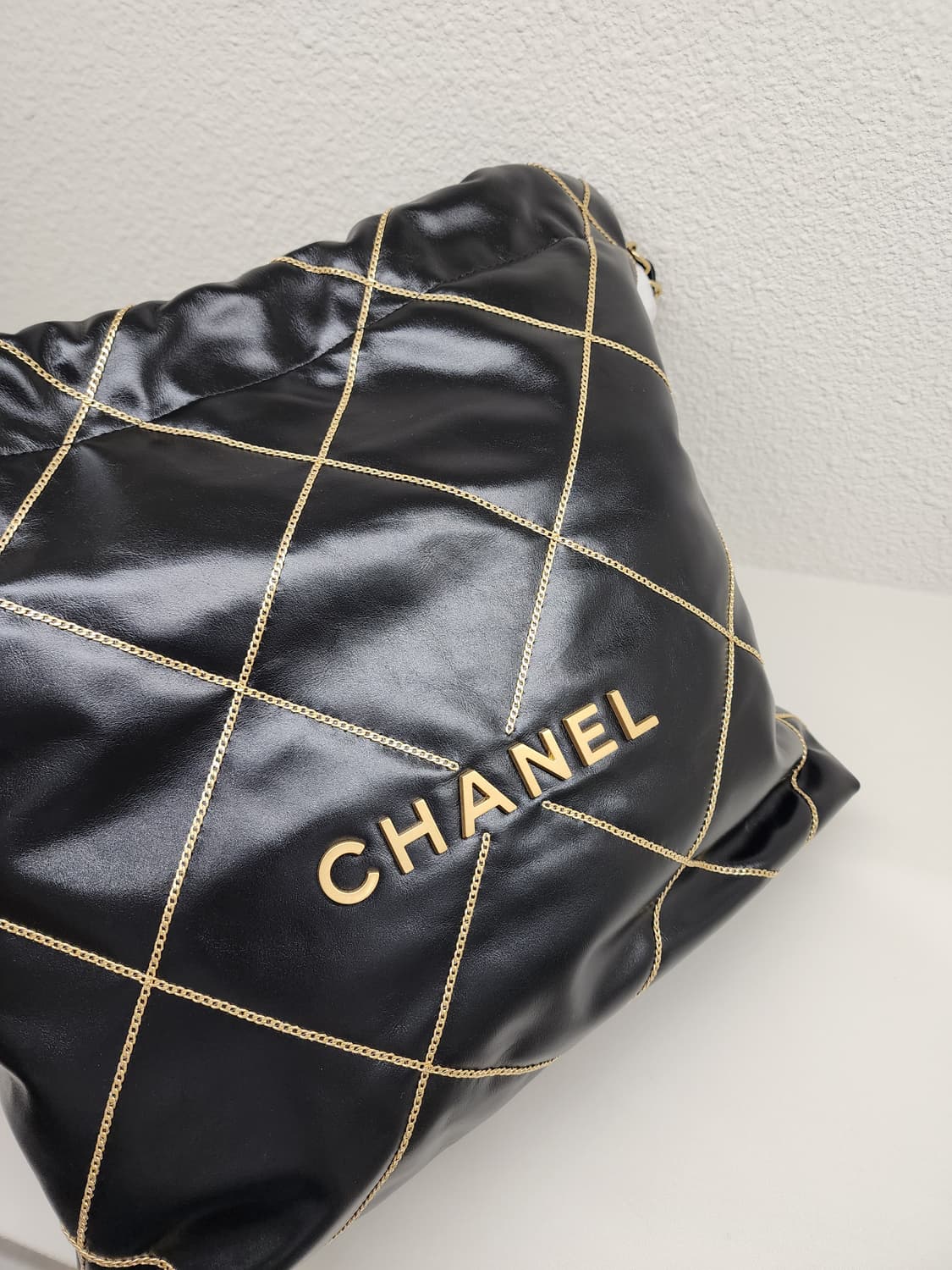 샤넬 23B AS3260 골드체인 스티치 22백 스몰 블랙 내장칩 상품이미지3