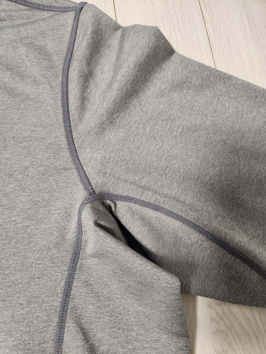 새상품급)노스페이스 화이트라벨 테크 올 데이 스웨트 셔츠 NYM5MI04 상품이미지4