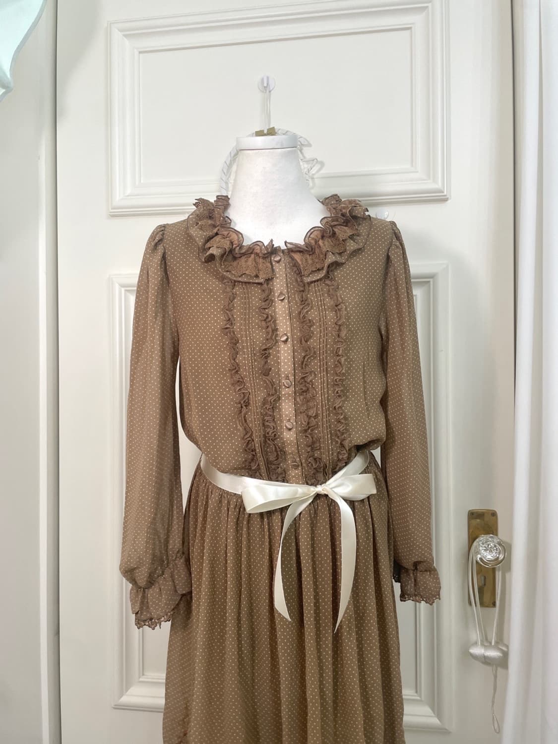 brown dot ruffle embroidery chiffon opc 상품이미지5
