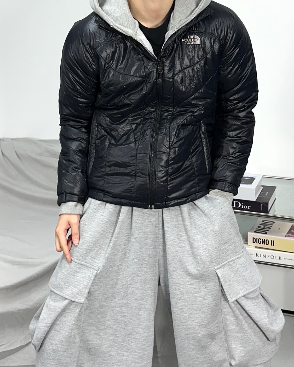 노스페이스 블랙 유광 경량패딩 자켓 90 상품이미지2