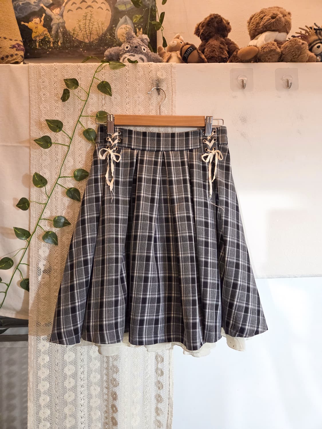 아일렛 체크 미디 스커트 상품이미지1