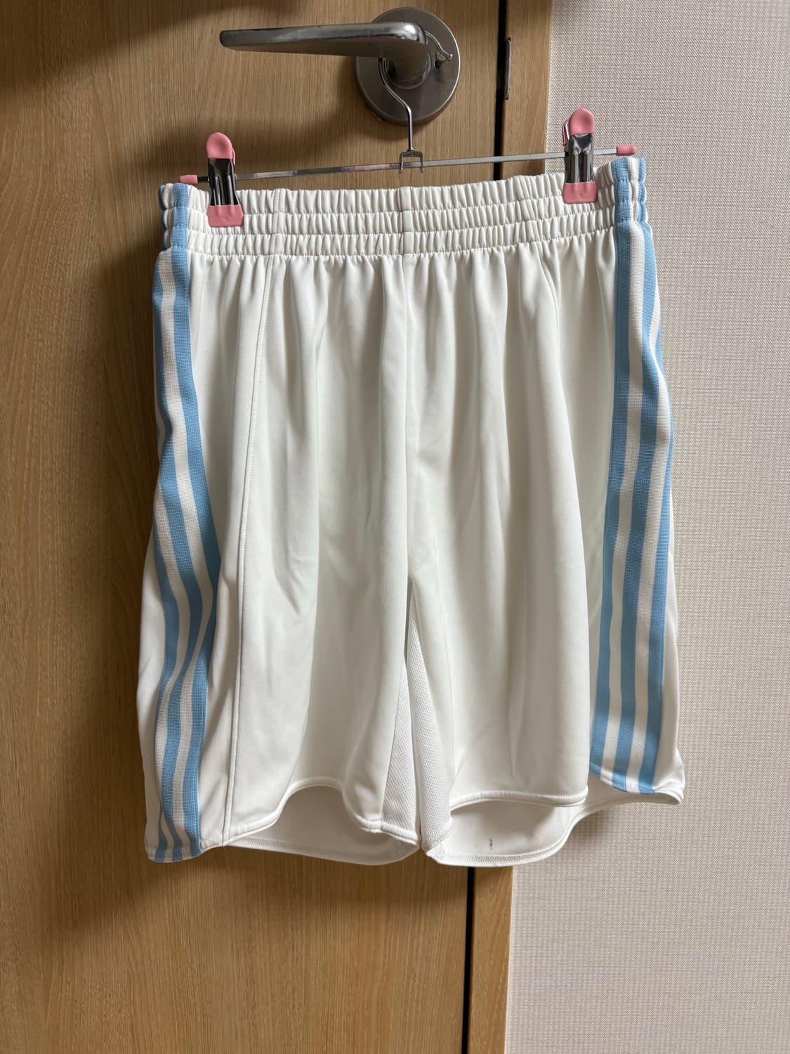 아디다스 흰하 팬츠 반바지 상품이미지2