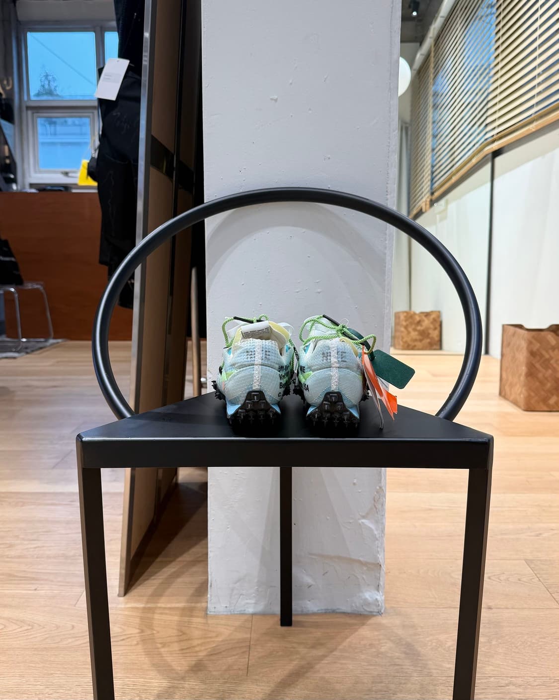 오프화이트 x 나이키 블루 와플 레이서 스니커즈  상품이미지6