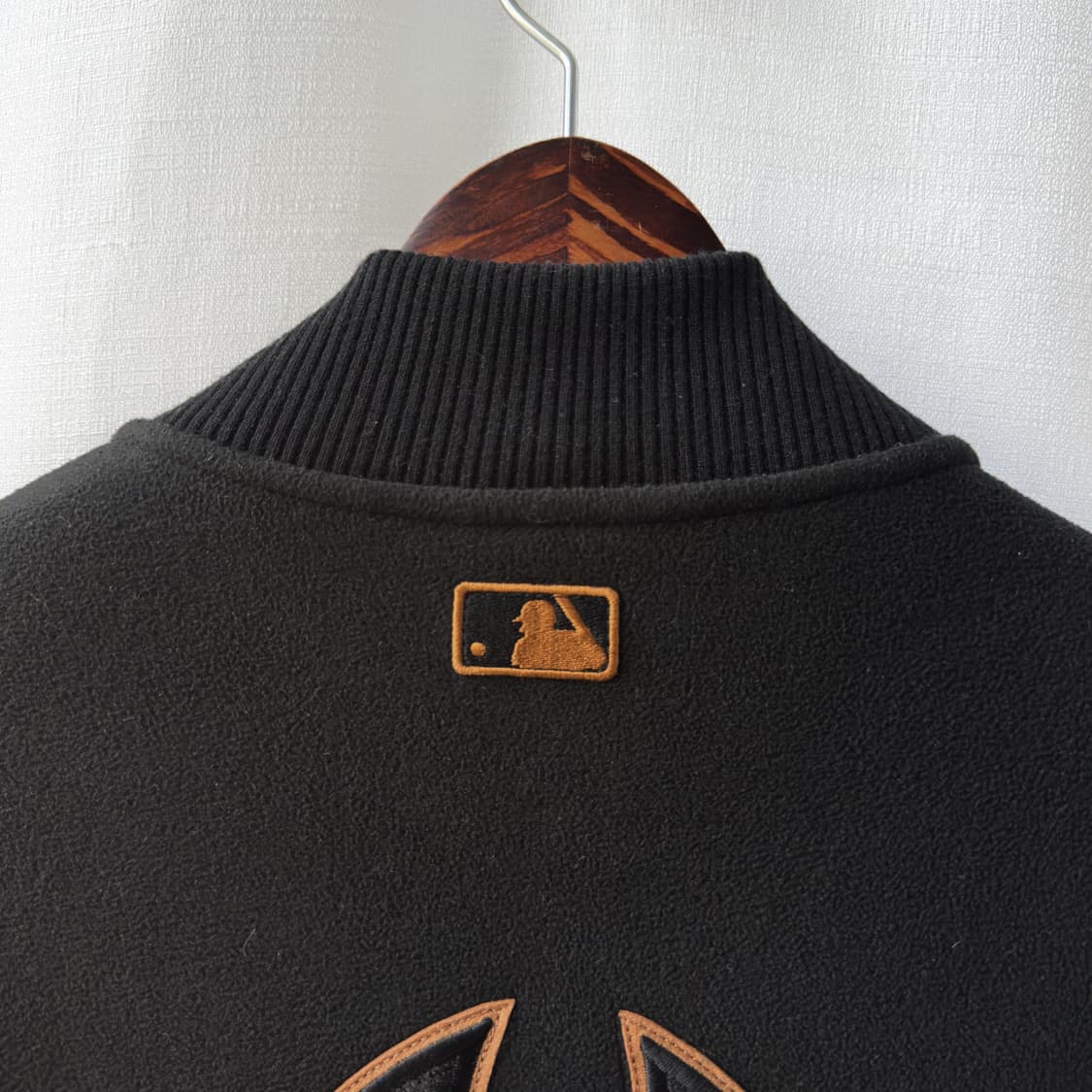 MLB 뉴욕 양키스 플리스 레더 야구 점퍼 블랙 95(M) 상품이미지9