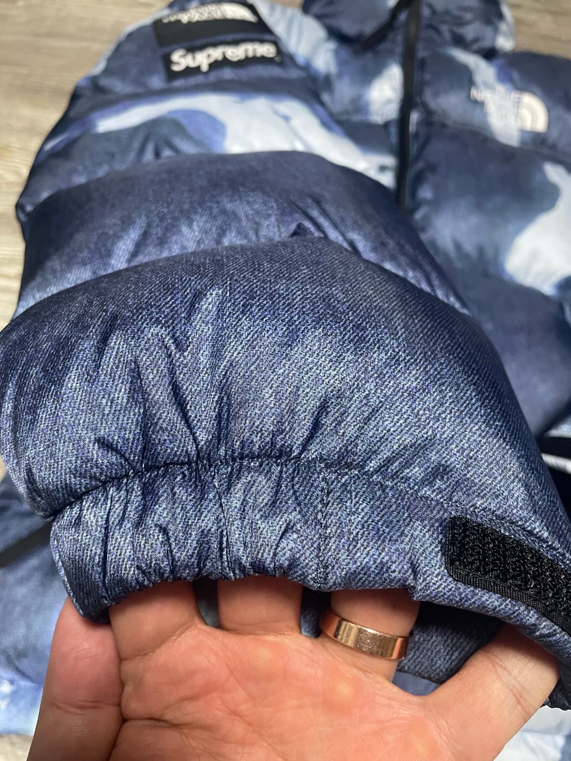 슈프림 노스페이스 블리치드 눕시 상품이미지2