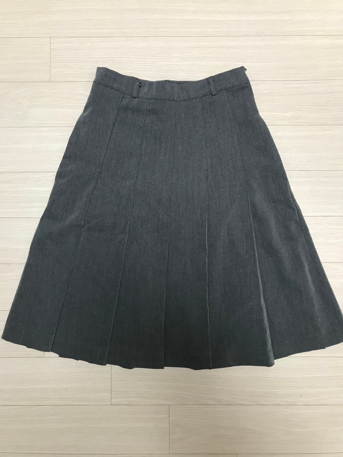 차콜 플리츠 미디 스커트 상품이미지1