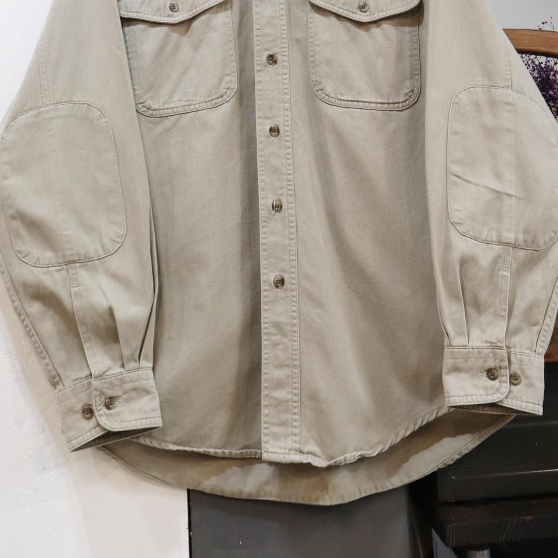 울리치 베이지 투포켓 워크셔츠 상품이미지3