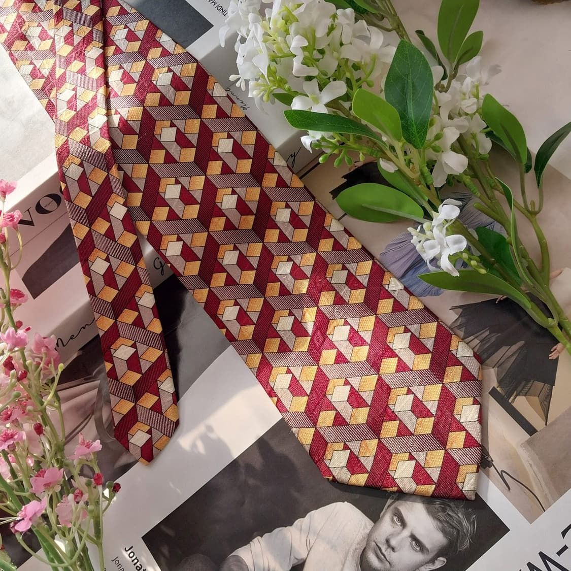 발망 버건디 지오메트릭 블록 실크 넥타이 9.8cm A등급 K1522
 상품이미지3