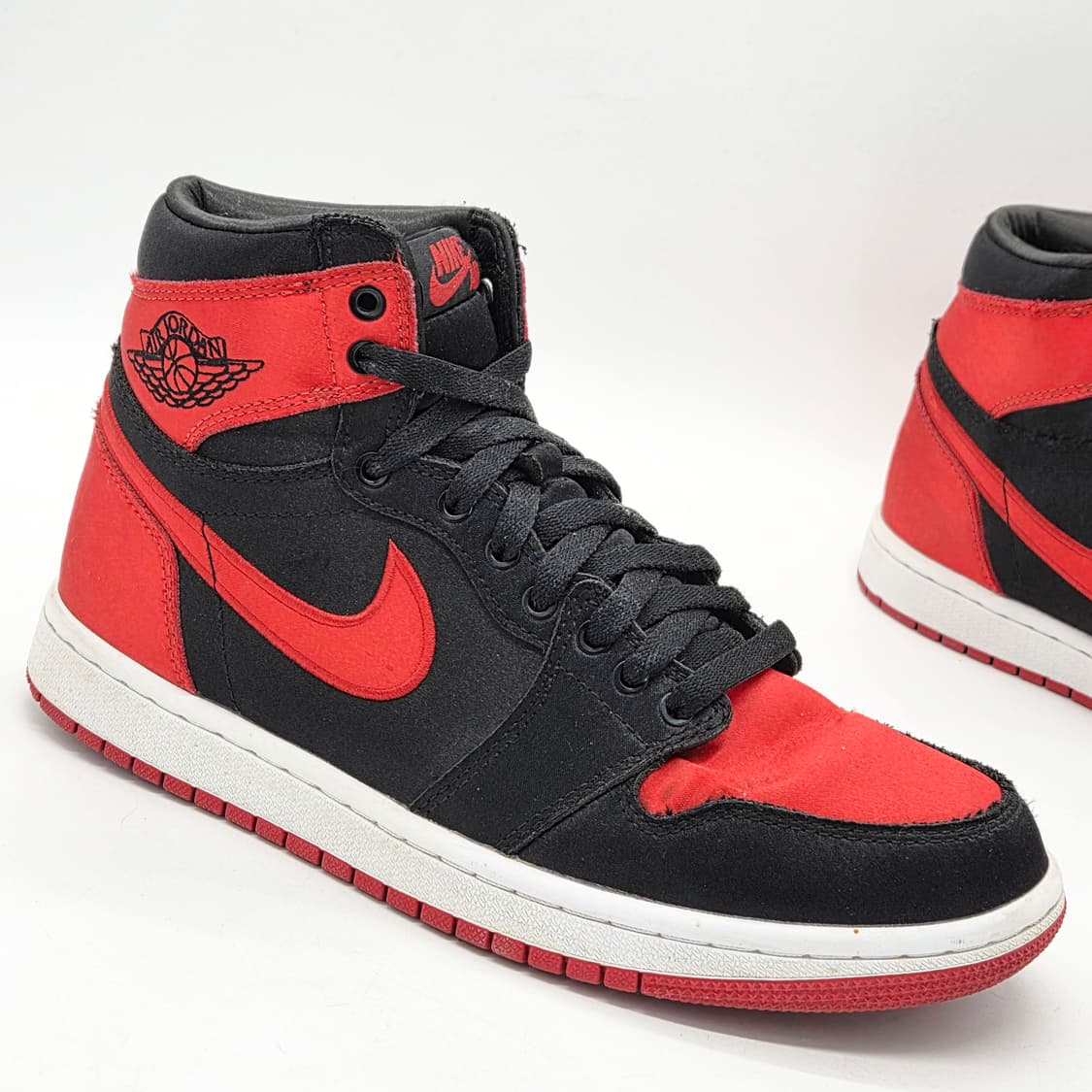  나이키 우먼스 에어 조던 1 레트로 하이 OG 사틴 브레드 (255) 상품이미지5