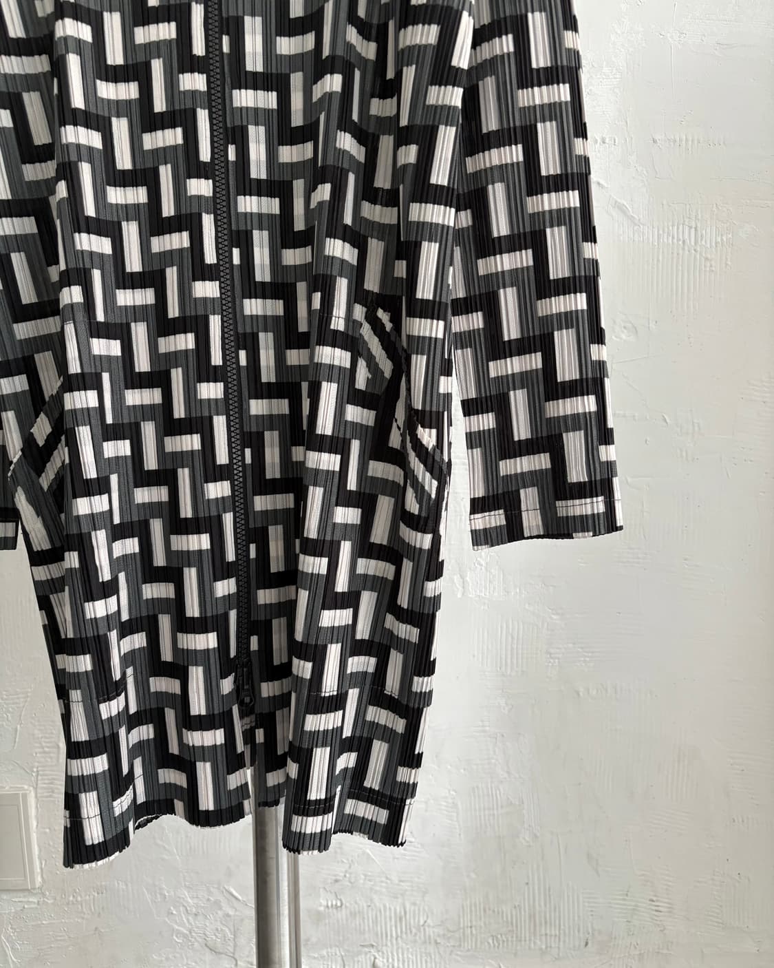 Pleats Please 플리츠플리즈 패턴 롱 투웨이 플리츠 가디건 상품이미지8