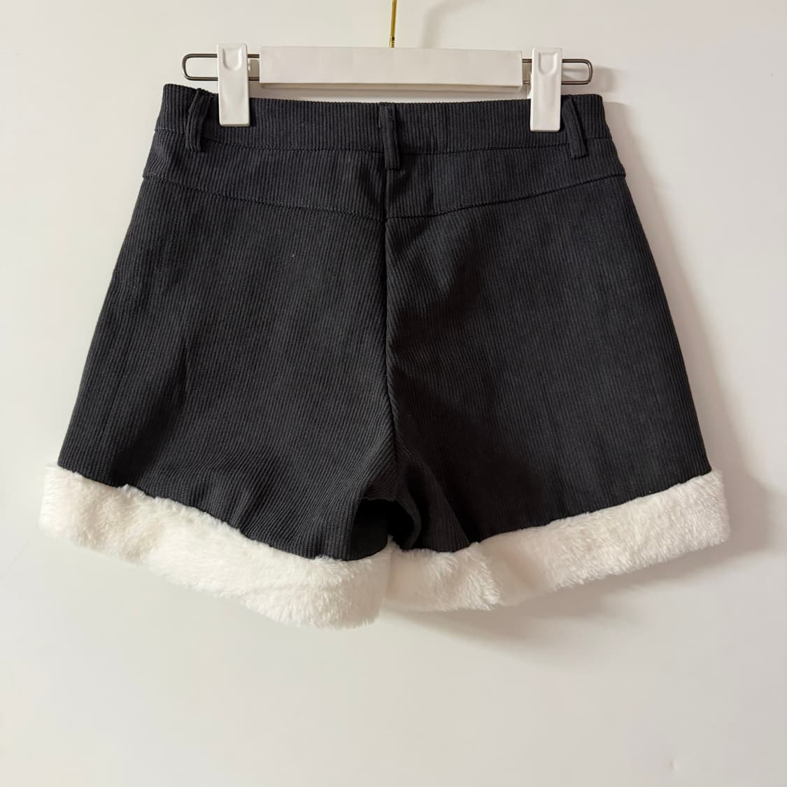 새상품 여자 밑단 퍼 코듀로이 반바지 S 상품이미지3