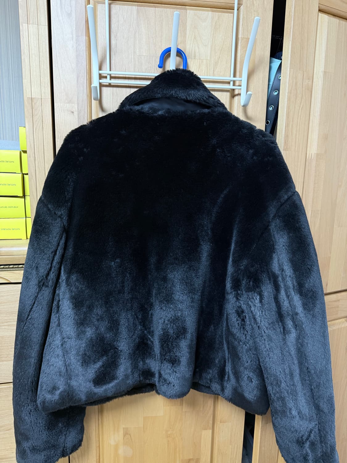 커렌트 크롭 퍼 자켓 블랙 상품이미지5