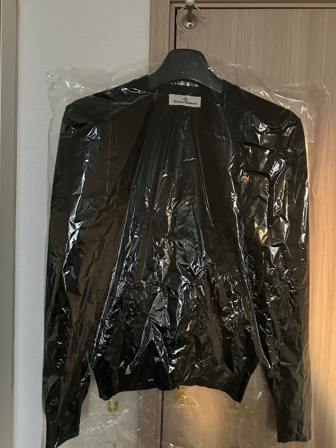 비비안 웨스트우드 가디건 블랙 상품이미지2