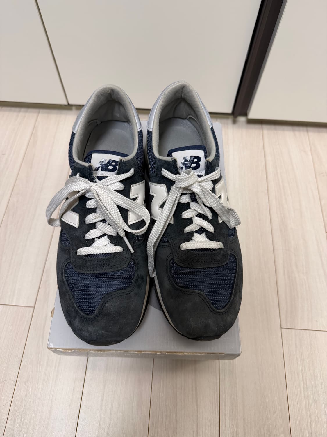 뉴발란스990v1 275 네이비 상품이미지1