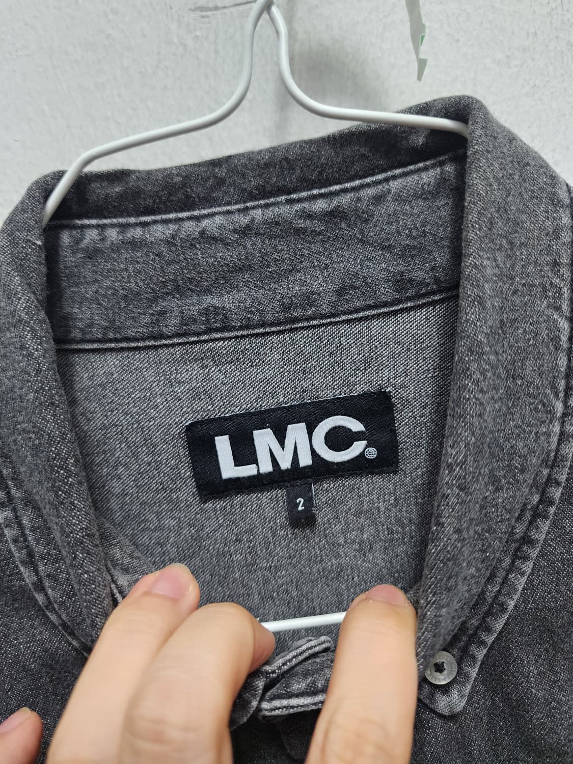 LMC 지퍼디테일 흑청 데님 옥스포드 셔츠 상품이미지5